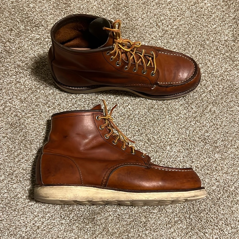 Red Wing Classic Moc #875, Men's Size 10, Regular Width (D), Oro Legacy Leather